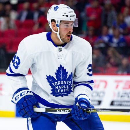 «Мейпл Лифс» подписывают однолетний контракт с защитником NCAA Джоном Прокопом