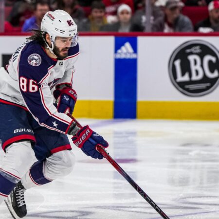 Три шайбы в третьем периоде принесли «Кэнакс» победу над «Айлендерс»