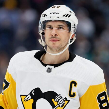 Сидни Кросби обходит Уэйна Гретцки, устанавливая рекорд НХЛ по сезонам «очко за игру»