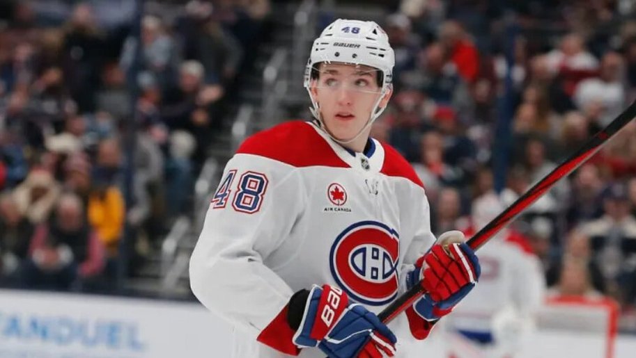 Preview Лейн Хатсон Повторяет Рекорд Криса Челиоса среди Новичков-Защитников «Канадиенс»