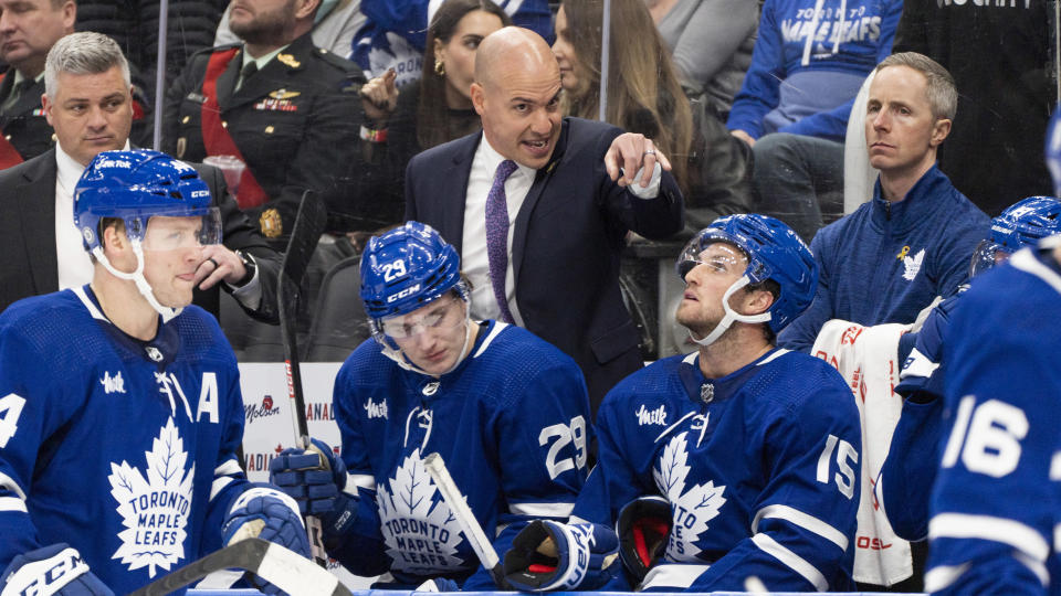 Preview НХЛ расследует бросок Казинса в Столарза из Maple Leafs во время разминки