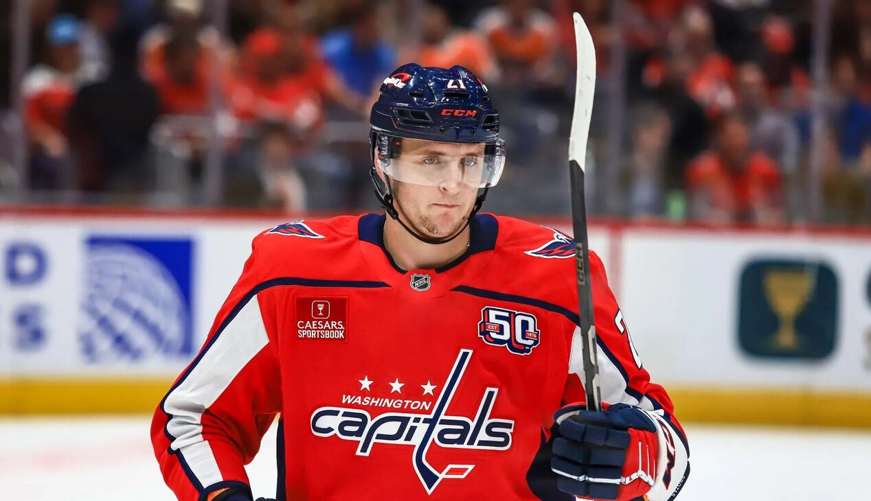 Preview Логан Томпсон участвует в утренней тренировке «Кэпиталз» перед 4-м матчем против «Канадиенс»
