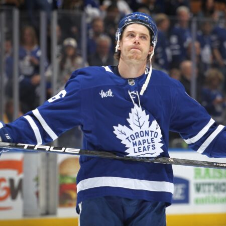 Митч Марнер стал героем: Торонто Мэйпл Лифс остановили Монреаль