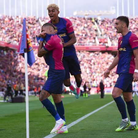 Гол Коннора на последних минутах приносит победу Jets над Blues в первой игре