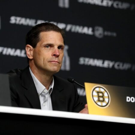 «Брюинз» и генеральный менеджер Дон Суини договорились о продлении контракта на два года