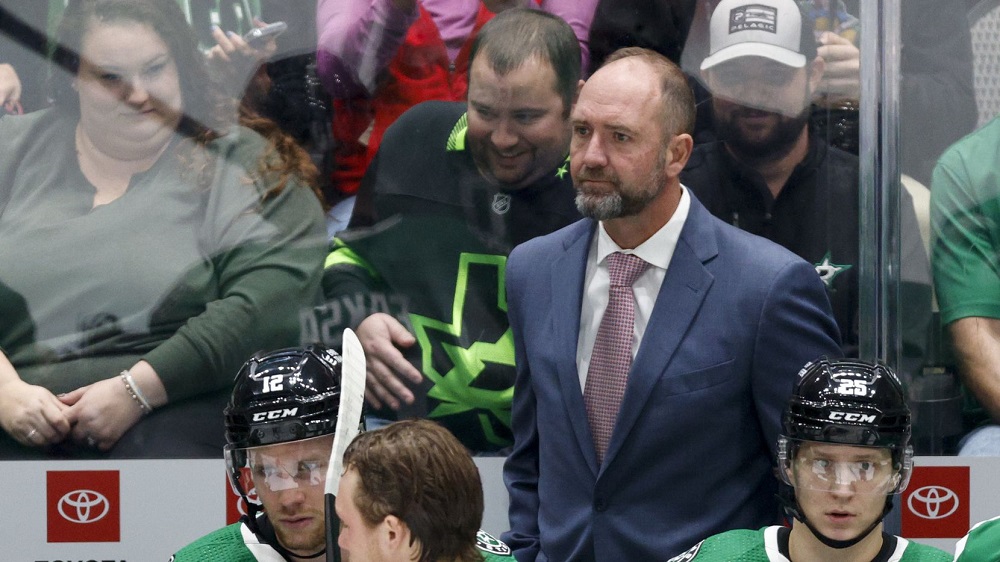 Preview Главный тренер «Старз» Пит ДеБур раскрыл причины замены вратаря Джейка Оттингера в проигранном матче №5