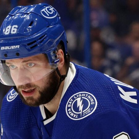 Никита Кучеров из «Лайтнинг» во второй раз выиграл приз Теда Линдсея