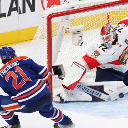 Эй Джей Грир пропустит второй матч финала Кубка Стэнли против «Ойлерз»