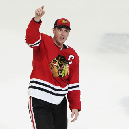 Доктор Сара Данкель-Джексон удостоена премии Героя сообщества НХЛ в США