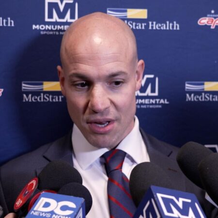 Главный тренер «Вашингтон Кэпиталз» Спенсер Кэрбери стал обладателем приза Джека Адамса