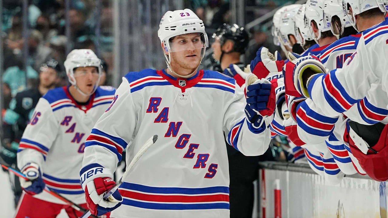 Preview «Рейнджерс» продлили контракт с Адамом Эдстромом