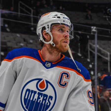 Генменеджер «Ойлерз» о продлении контракта с Макдэвидом: «Коннор будет определять этот процесс»