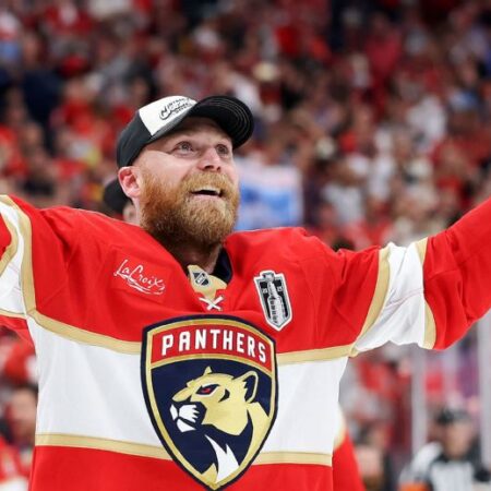 Сэм Беннетт подписал контракт с «Флорида Пантерз» на 8 лет и $64 млн