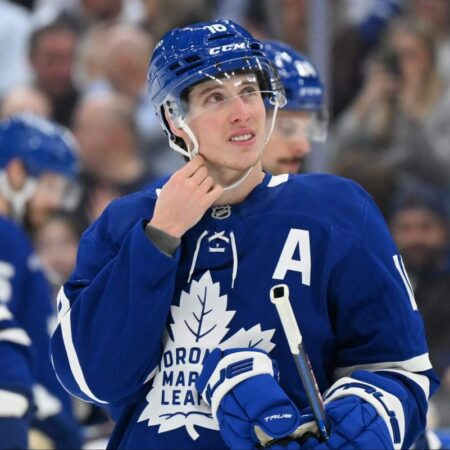 Торонто Мэйпл Лифс и Вегас Голден Найтс обсуждают сделку sign-and-trade с участием Митча Марнера