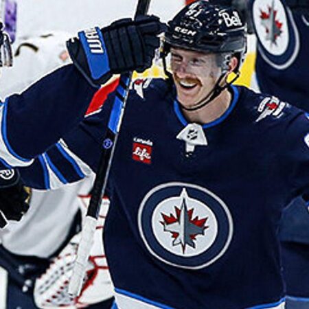 «Виннипег Джетс» переподписали контракт с защитником Хейденом Флери на $1,9 млн