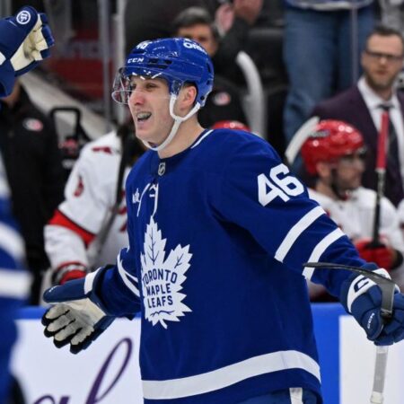 Обзор слухов НХЛ: «Торонто» интересуется Рословиком, «Эдмонтон» под давлением