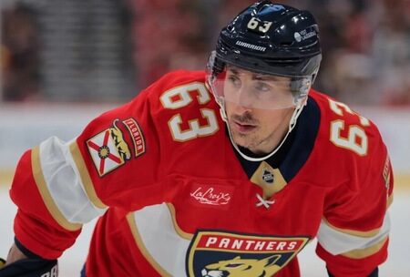 «Пантерз» переподписали нападающего Макки Сэмоскевича на один год