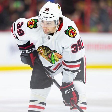 «Чикаго Блэкхокс» подписали Антона Фронделла: Детали сделки и карьера новичка