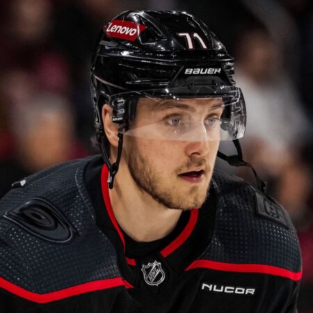 «Каролина Харрикейнз» нанимает Йеспера Фаста тренером по развитию