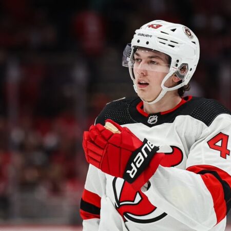 Разногласия по контракту Люка Хьюза с «Нью-Джерси Девилз»