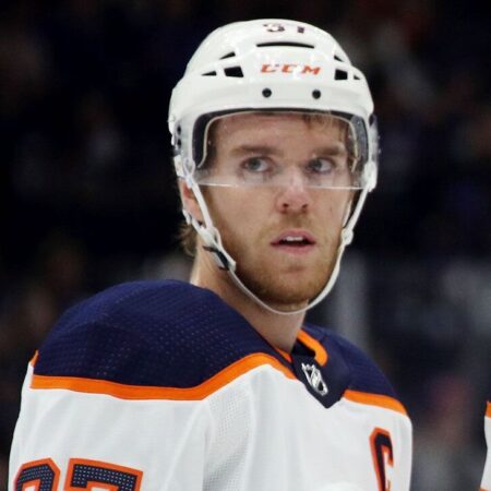 Стоит ли фанатам «Ойлерз» беспокоиться о продлении контракта с Коннором Макдэвидом? Все сложно