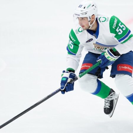 Александр Хмелевский переходит в «Ак Барс»: Детали громкого обмена в КХЛ