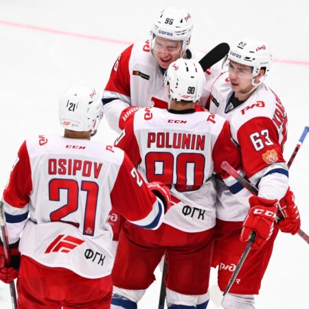 «Локомотив» и «Нефтехимик» празднуют победы в матчах КХЛ