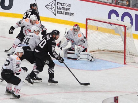 «Трактор» разгромил «Авангард» и прервал его победную серию