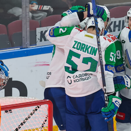 «Металлург» разгромил «Спартак», а «Салават Юлаев» взял верх над «Сочи»