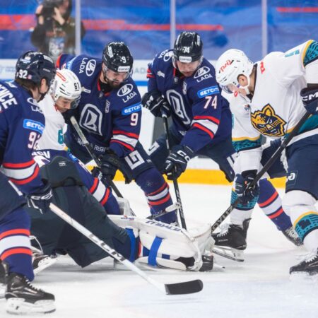 Уверенные победы: «Лада» обыгрывает «Сочи», «Амур» сильнее «Нефтехимика»