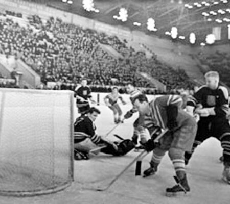 Золото ЦДКА, рекорд Боброва и дебют на международной арене: Второй чемпионат СССР по хоккею