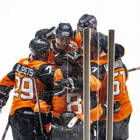 «Амур» доминирует над «Ладой», «Спартак» побеждает «Адмирал» в напряженном матче