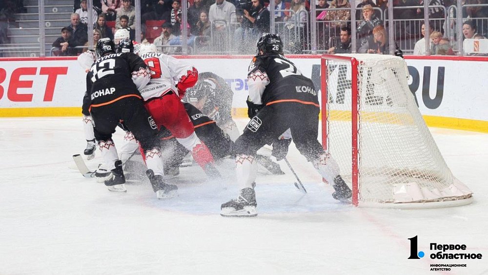 Preview «Автомобилист» вновь сильнее «Трактора» в «Уральском дерби»