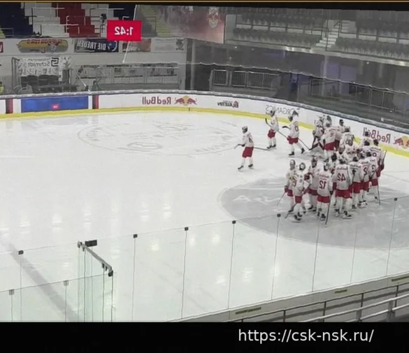 Хоккей: ХК Валь Гардена уступил Ред Булл Джуниорс со счетом 3:2 в Зальцбурге